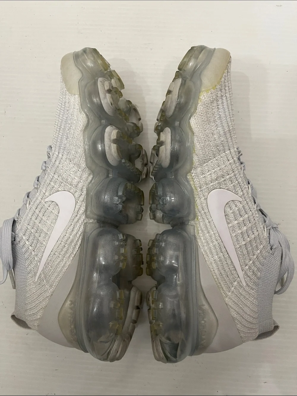 Nike VaporMax Flyknit Low Top - Grey and White